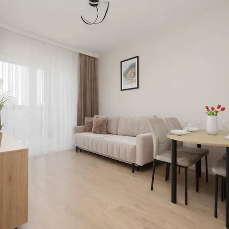 Bright With A Balcony And Parking By Renters Apartamento *