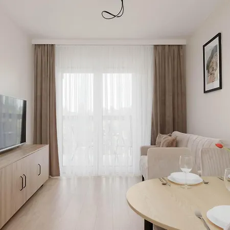 Bright With A Balcony And Parking By Renters * Varsóvia