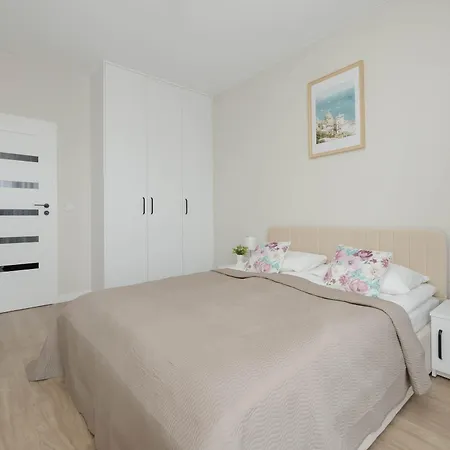 Apartamento Bright With A Balcony And Parking By Renters
