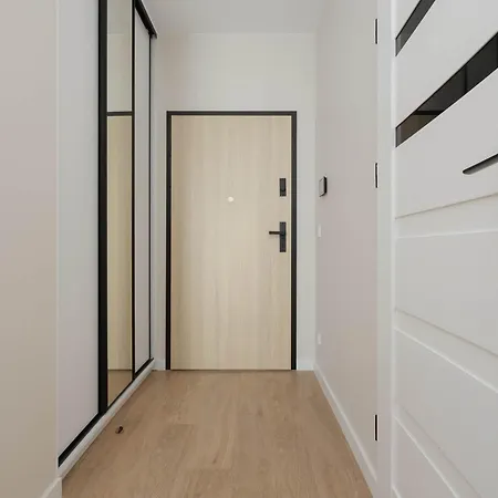 Bright With A Balcony And Parking By Renters Varsóvia